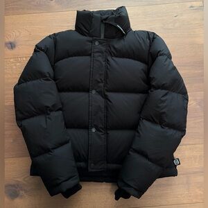 Aritzia Super Puff 700 Down Puffer Jacket